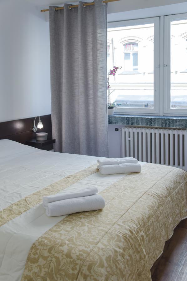 Modern Apartment Dlouha Praha Bagian luar foto