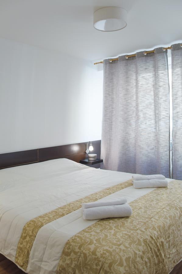 Modern Apartment Dlouha Praha Bagian luar foto